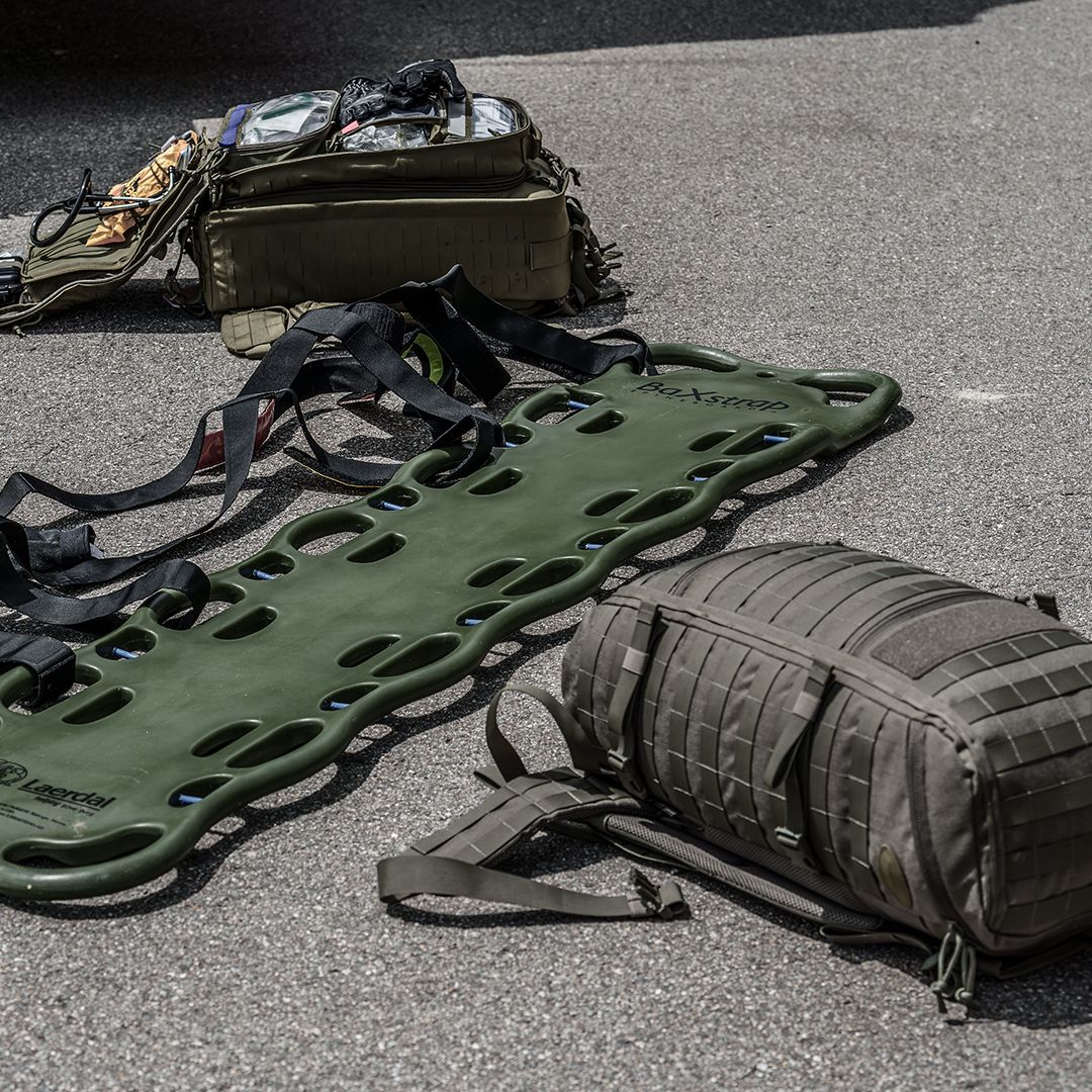 תרמיל טקטי וציוד נשיאה