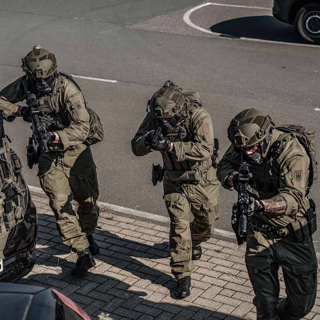 אביזרי נשק וציוד מקצועי