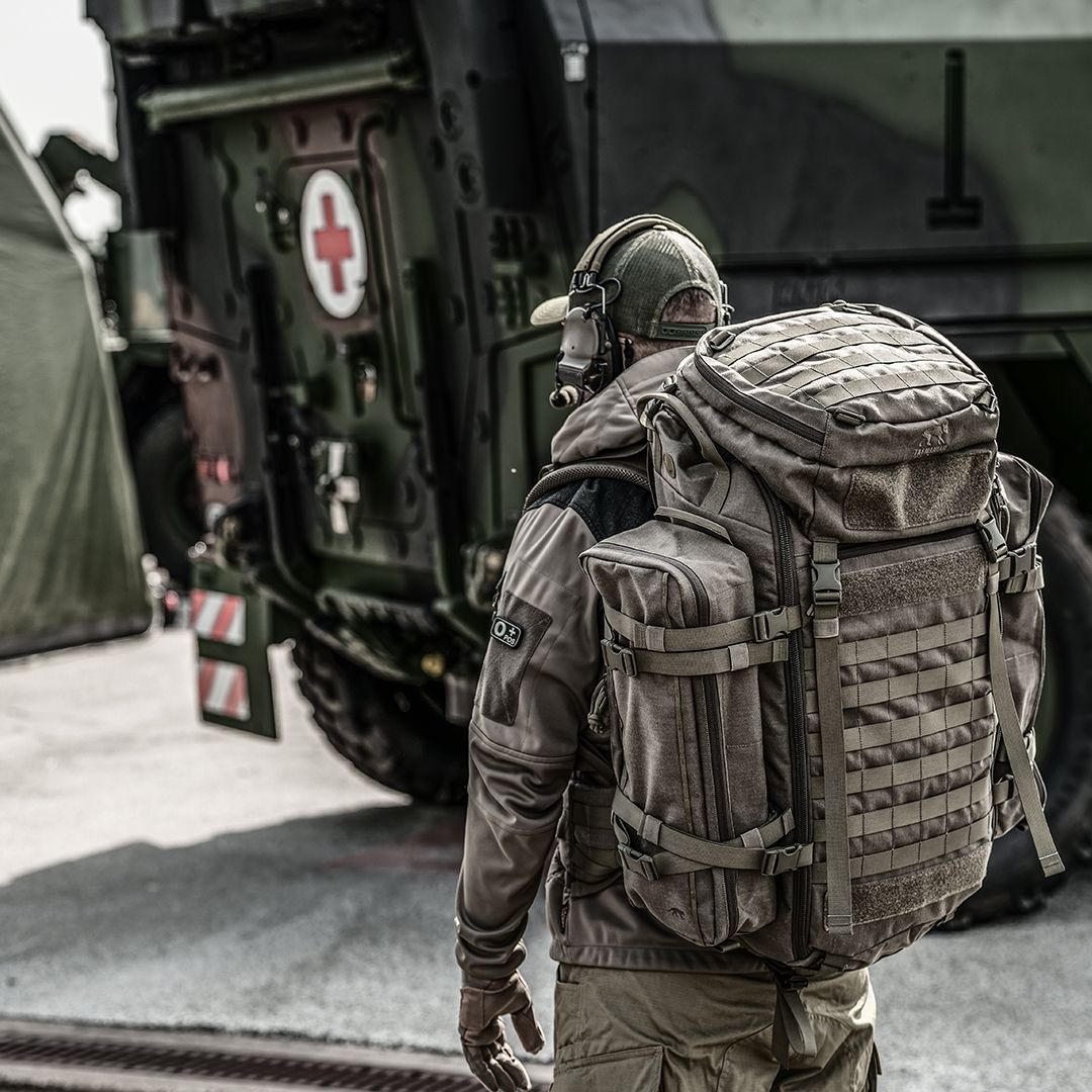 תרמילי משימה ומנשאים