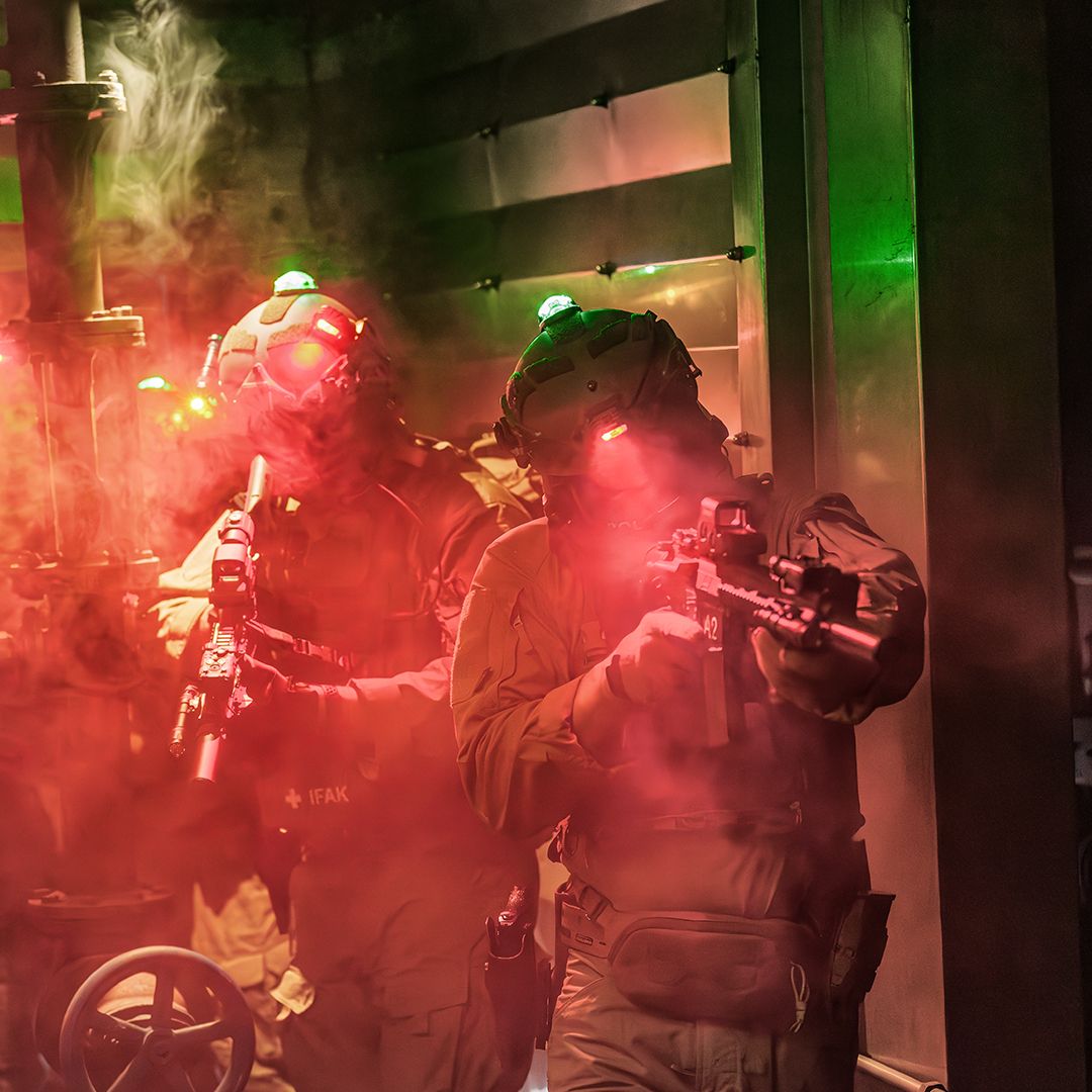 פנסים טקטים עם ציין לייזר