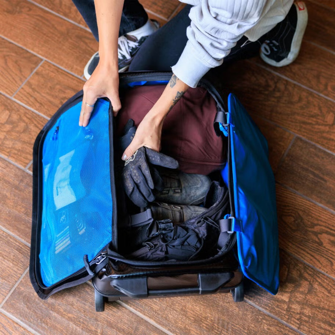 תיק Alpaca Wheeled Duffel 40L